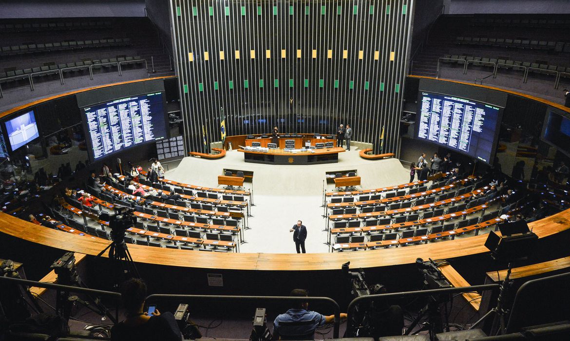 Câmara-só-volta-a-discutir-PL-399-2015-em-2021-Sechat